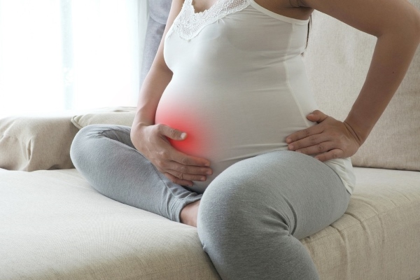 Боль в пупке при беременности: норма или патология? 