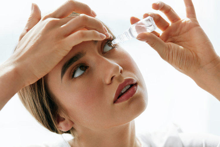 Список эффективных капель для глаз от аллергии, особенности препаратов 