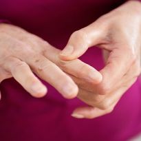 Причины онемения пальцев рук 
