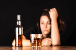 Признаки и стадии алкоголизма у женщин 