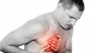 Боли в левой части грудной клетки: причины и лечение 