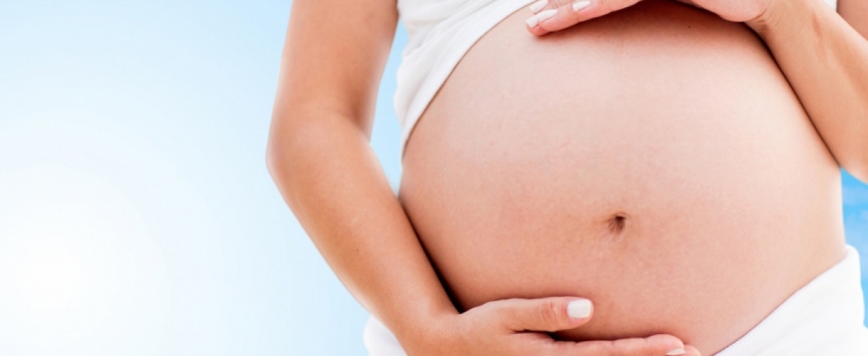Чем может навредить герпес на губе в 3 триместре беременности? 