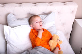 Что делать, если у ребенка ночью начинается кашель до рвоты? 