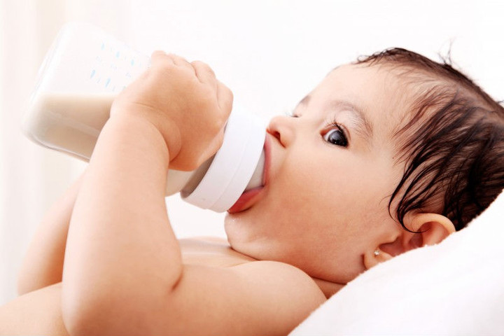 Как отучить ребенка от ночных кормлений при естественном и искусственном вскармливании 