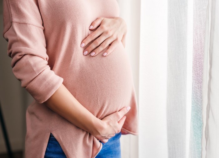 Каковы причины онемения живота при беременности? 