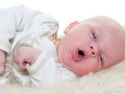 Кашель у грудничка и новорожденного — причины и лечение 