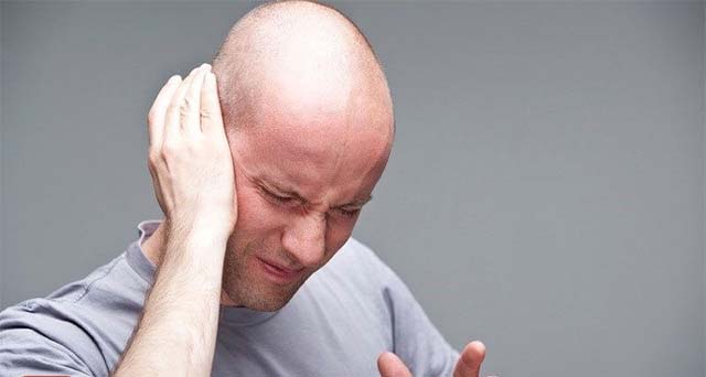 Основные причины развития воспалительного процесса за ухом 