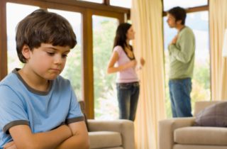 Как правильно сказать ребенку о разводе 