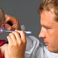 Страшна ли операция на ухе при отите? 