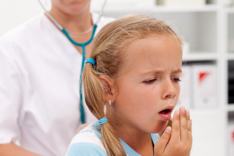 В чем причина возникновения кашля после еды у ребенка? 