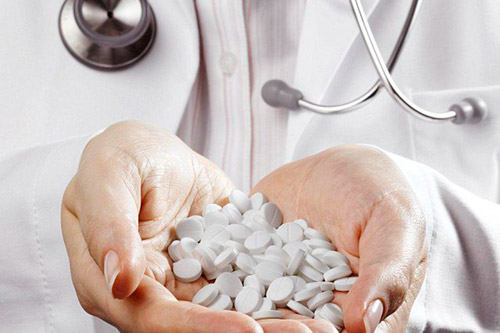 Аспирин при повышенном давлении: повышает или понижает АД? 