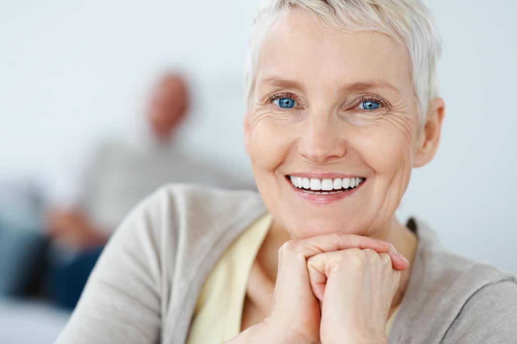 Как пенсионеру бесплатно поставить зубные протезы в 2018 году? 