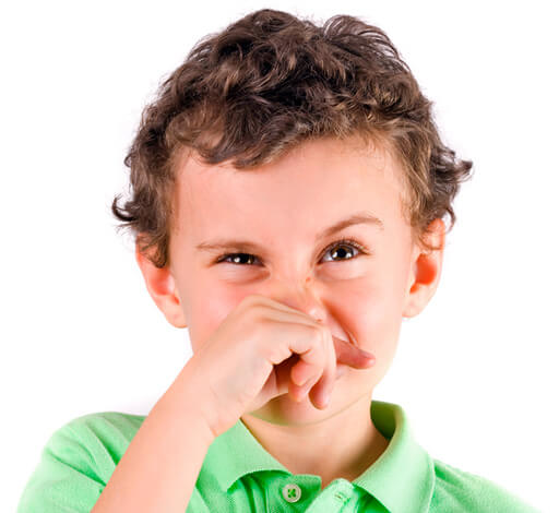 Кровь из носа у ребенка - что делать. По каким причинам может идти кровь из носа у ребенка. 