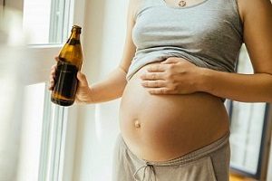 Бокал пенного вовсе не безобиден. Пиво при беременности во втором триместре 