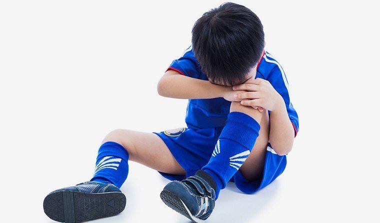 Почему у ребенка часто и сильно болит голова в области лба или затылка: причины жалоб и средства лечения 