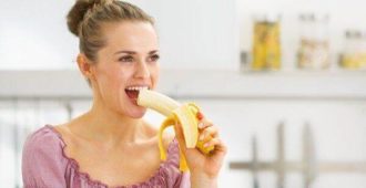 Бананы при грудном вскармливании: можно ли в первый месяц новорожденного 