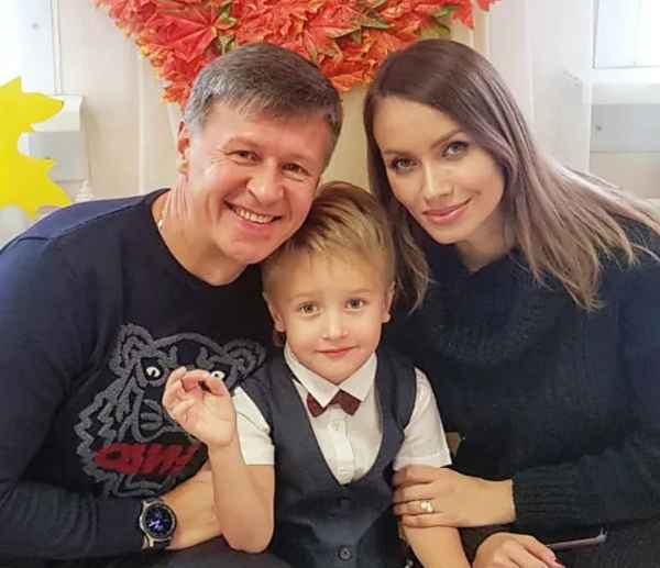  Сергей исаев с женой и детьми фото