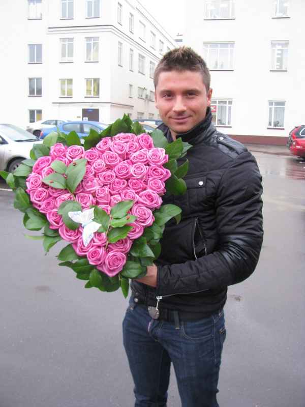  Сергей лазарев с цветами