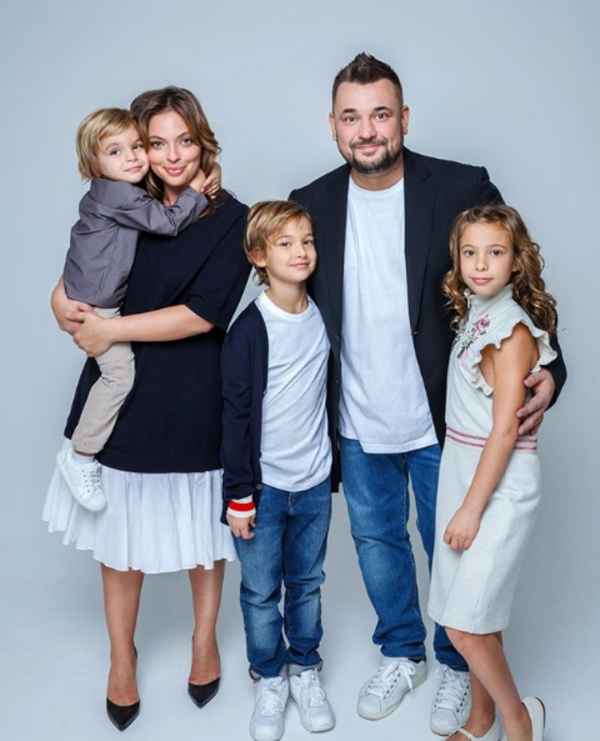  Сергей жуков фото с семьей 2017