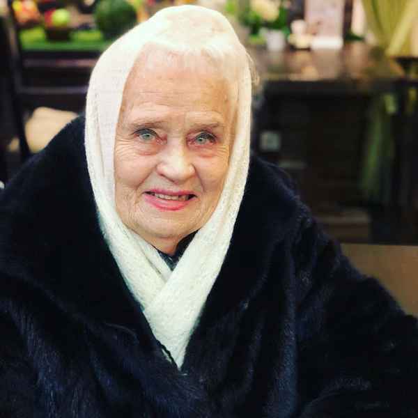 Алферова открыла главный секрет молодости своей бабушки, которой исполнилось «всего лишь 97 лет»