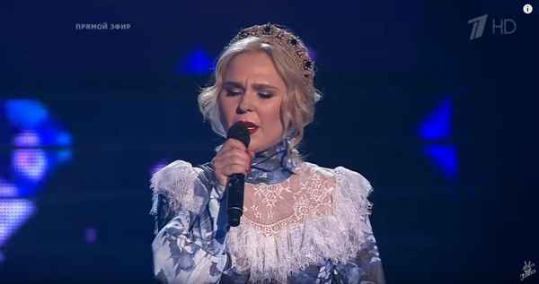 После заявления о разводе Пелагея едва не расплакалась на шоу "Голос": певицу утешил Дмитрий Нагиев
