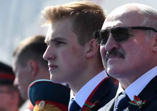 В Сети гадают, кто является настоящей матерью красавца наследника президента Беларуси Александра Лукашенко