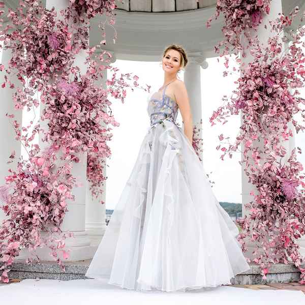 «На чужую свадьбу в подвенечном платье»: Марию Кожевникову осудили за неудачный выбор наряда