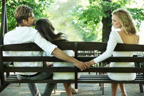  Что делать жена общается с бывшим любовником