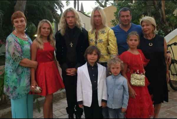  Соловьев и его семья фото
