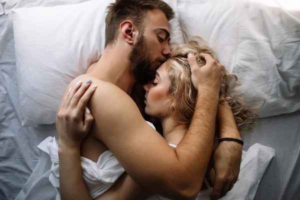  Сон целовались с бывшей женой
