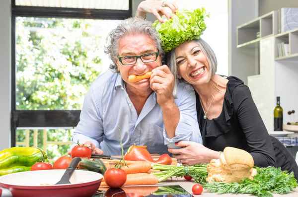 Есть, чтобы жить: какие продукты едят долгожители
