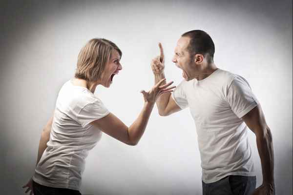  Бывший муж агрессивно настроен
