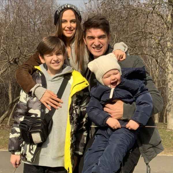  Актер станислав бондаренко личная жизнь жена и сын фото