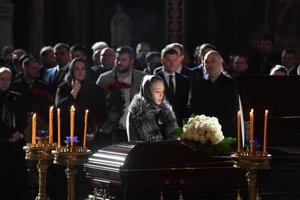  Бывшая жена на похоронах