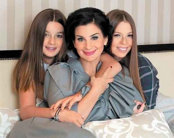  Стриженова екатерина с дочерьми фото