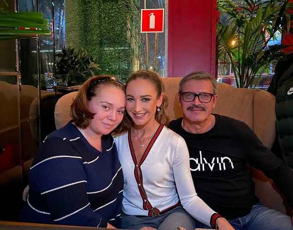  Ольга бузова и ее семья фото