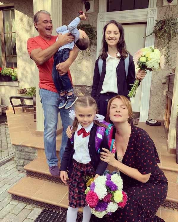  Светлана антонова с мужем и детьми