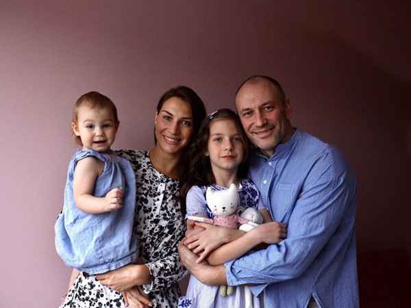  Константин соловьев личная жизнь фото с женой и детьми