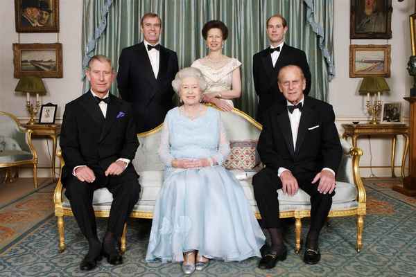  Сколько детей у королевы великобритании елизаветы 2