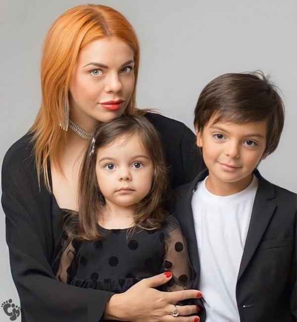 Анастасия Стоцкая: биография, личная жизнь, муж, дети (фото)