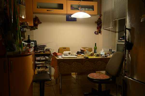 Вел амopaльный образ жизни: родные Евгения Осина не могут прийти в себя после увиденного в его квартире