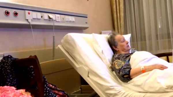 88-летнюю Нину Гребешкову экстренно госпитализировали после неприятного скандала с Натальей Варлей