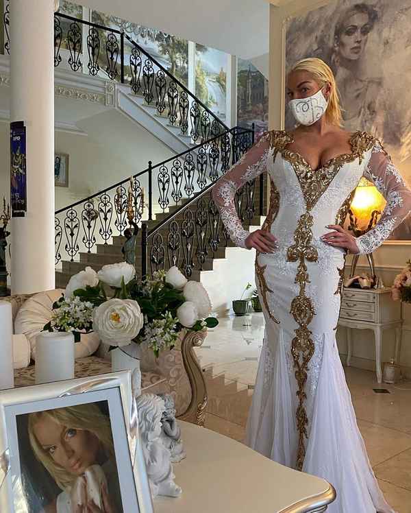 Анастасия Волочкова готовится к свадьбе: балерина уже примерила роскошное платье из прозрачной ткани