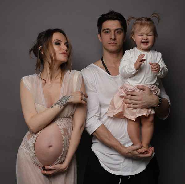 Стас Бондаренко стал многодетным отцом: актер объявил, что гражданская супруга родила ему еще одну дочку