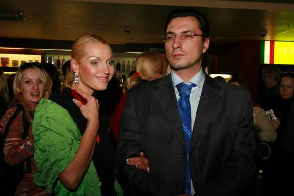«Скоро нас ждет свадьба»: бывший муж Волочковой без памяти влюбился в юную телеведущую с «России-1»