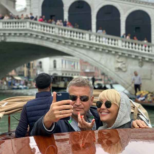 Счастливые и влюбленные: Анжелика Варум и Леонид Агутин повторили свадебное путешествие в Венецию 20 лет спустя