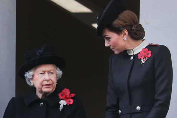 Болезнь королей: Кейт Миддлтон страдает от того же недомогания, что и королева Елизавета II, медики бессильны