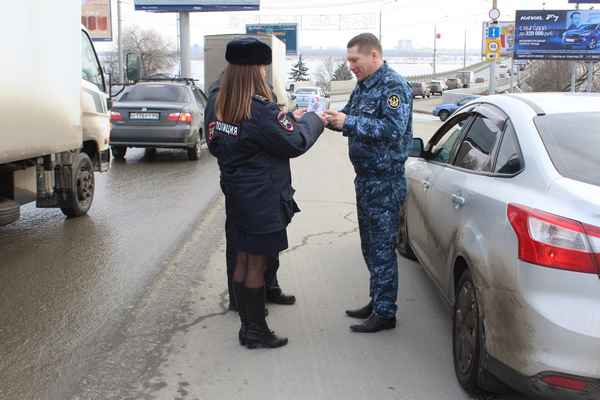 В честь дня ГИБДД российские звезды вспомнили самые смешные истории, связанные с участием «защитников дорог»