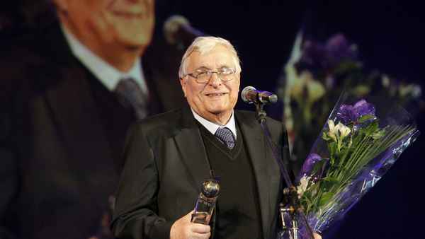 Он был скромным и достойным человеком во все времена: замечательному Олегу Басилашвили исполнилось 85 лет