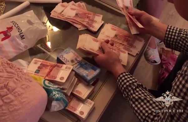 Екатерину Шаврину ограбили: у почетной гражданки 11 городов исчезла крупная сумма денег и украшения